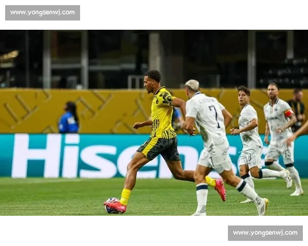 吉拉西梅开二度终结拉莫斯！欧冠金靴盛赞传奇后卫：这是顶级对抗